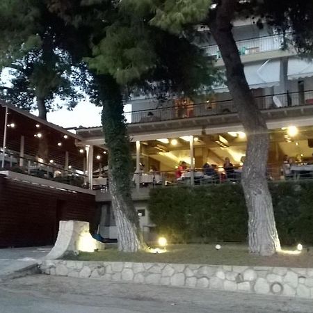 Adorable 2 Floors Two Bedroom Vacation Maisonette เนอาโปติไดอา ภายนอก รูปภาพ