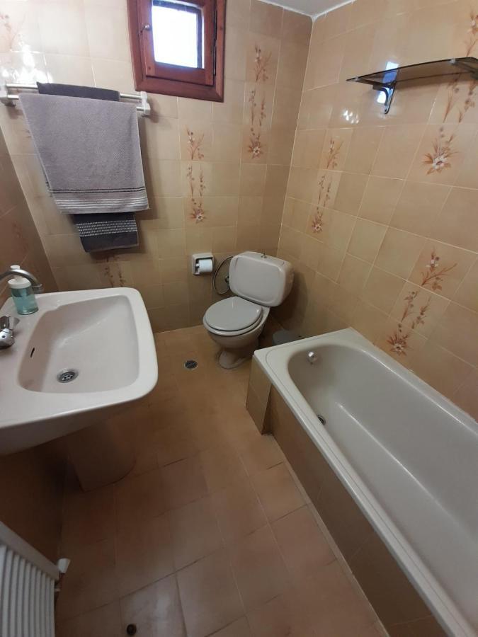 Adorable 2 Floors Two Bedroom Vacation Maisonette เนอาโปติไดอา ภายนอก รูปภาพ