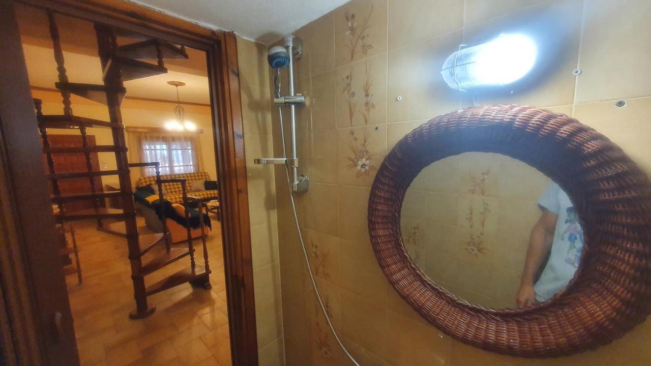Adorable 2 Floors Two Bedroom Vacation Maisonette เนอาโปติไดอา ภายนอก รูปภาพ