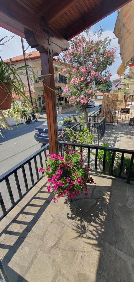 Adorable 2 Floors Two Bedroom Vacation Maisonette เนอาโปติไดอา ภายนอก รูปภาพ