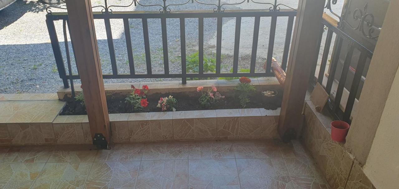 Adorable 2 Floors Two Bedroom Vacation Maisonette เนอาโปติไดอา ภายนอก รูปภาพ